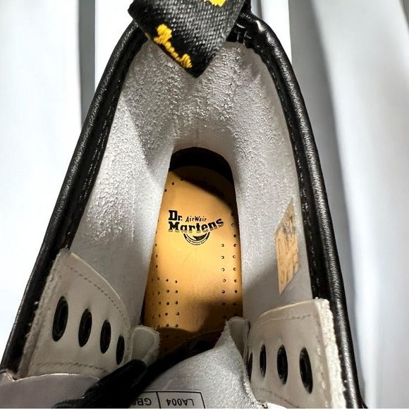 🌻NEW w/tags Dr. Martens White Combat Boots – Classic Doc Martens Style Size 6 - Picture 7 of 11